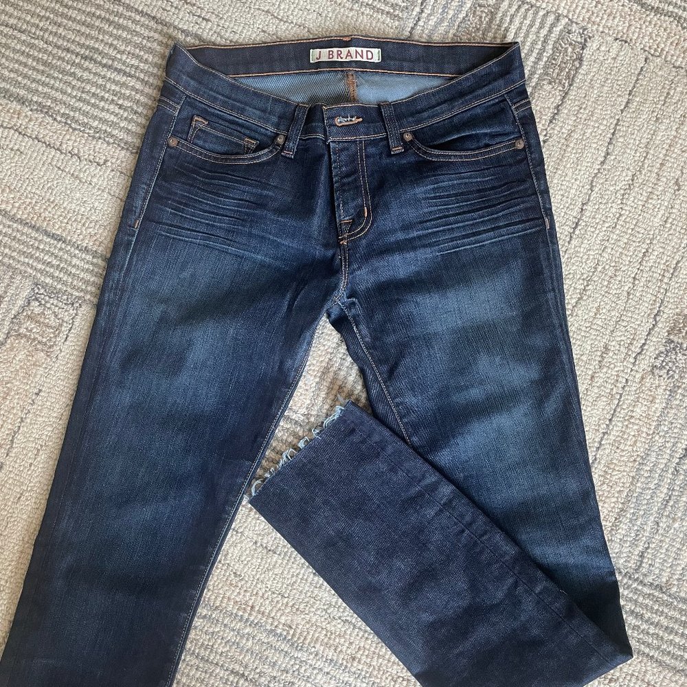 J Brand Dark Wash Skinny Jeans with Raw-edge hem (27)